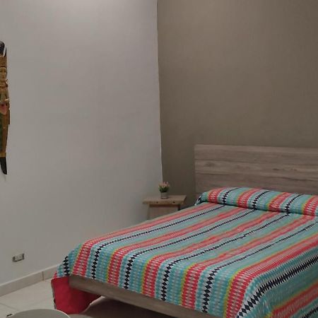 Hostal Komfort Medellin Luaran gambar