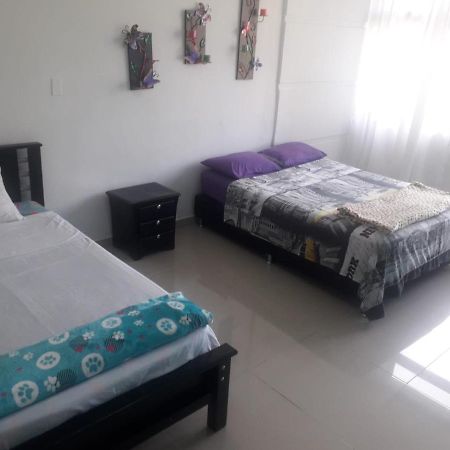 Hostal Komfort Medellin Luaran gambar