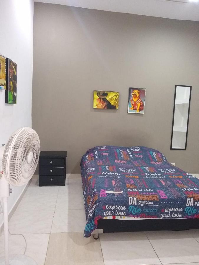 Hostal Komfort Medellin Luaran gambar