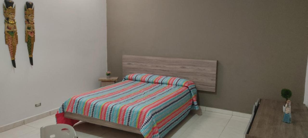 Hostal Komfort Medellin Luaran gambar