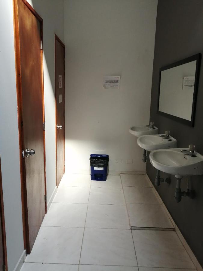Hostal Komfort Medellin Luaran gambar