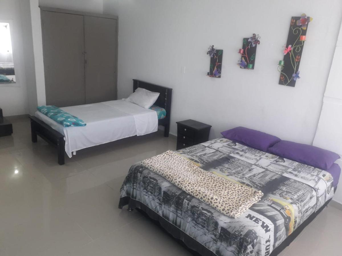 Hostal Komfort Medellin Luaran gambar