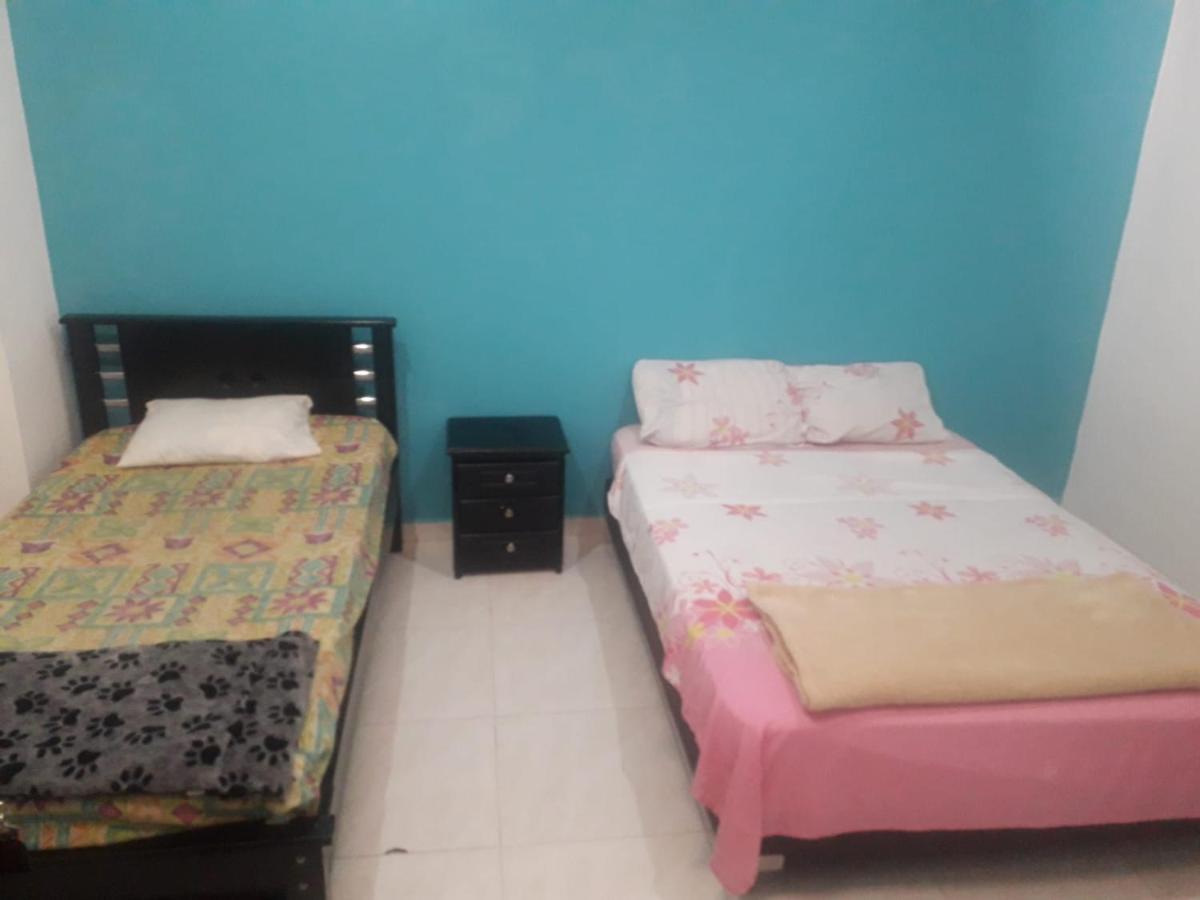 Hostal Komfort Medellin Luaran gambar